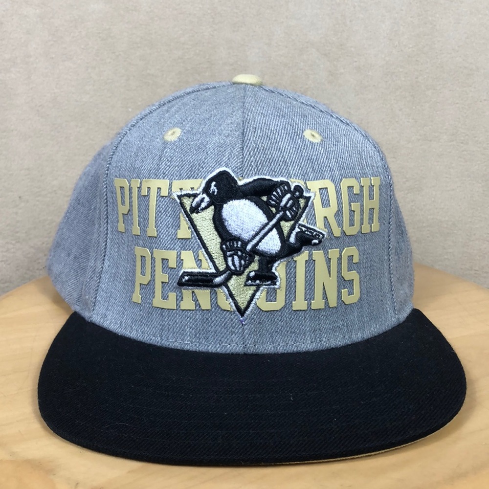 Reebok Pittsburg Penguins NHL Face Off Headwear Adjustable Strap Back Hat‎ NWOT